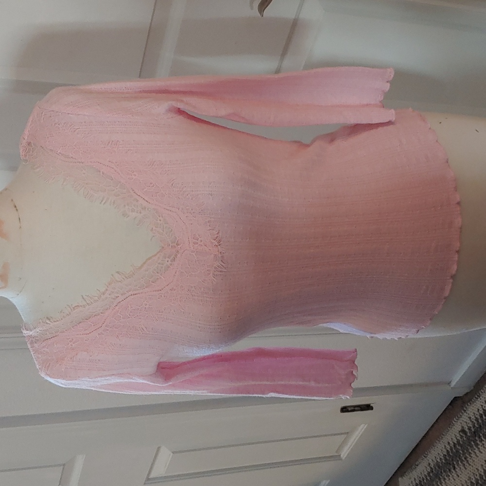 NOBO xs/1 Pink Ling Sleeve Top with Eyelash Lace